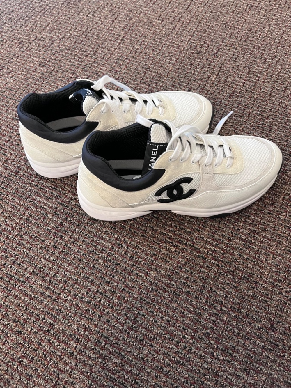 Like new Chanel sneakers size 40 - Picture 3 of 8